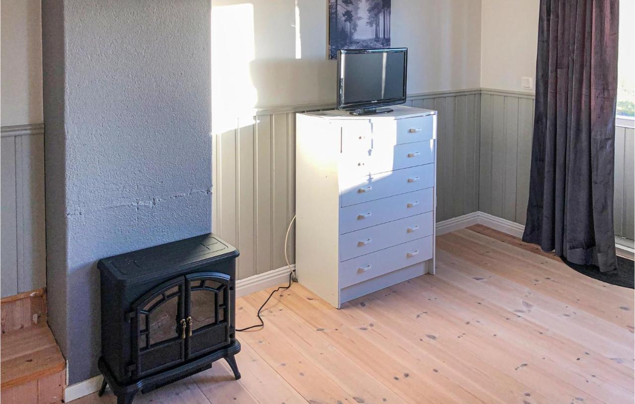 Cozy Home In Raettvik With Kitchen Eksteriør bilde