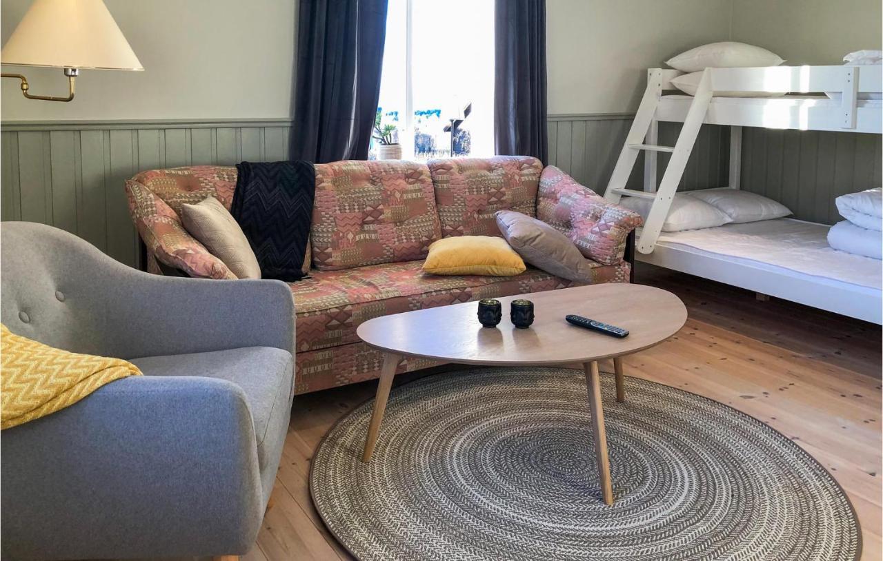 Cozy Home In Raettvik With Kitchen Eksteriør bilde