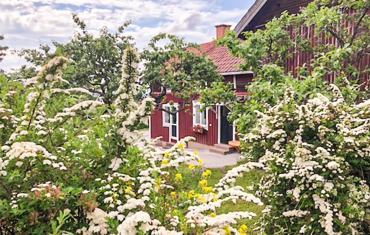 Cozy Home In Raettvik With Kitchen Eksteriør bilde